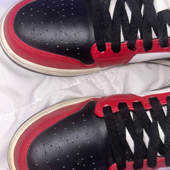 Air Jordan 1 bred toe - Picture 3 of 3